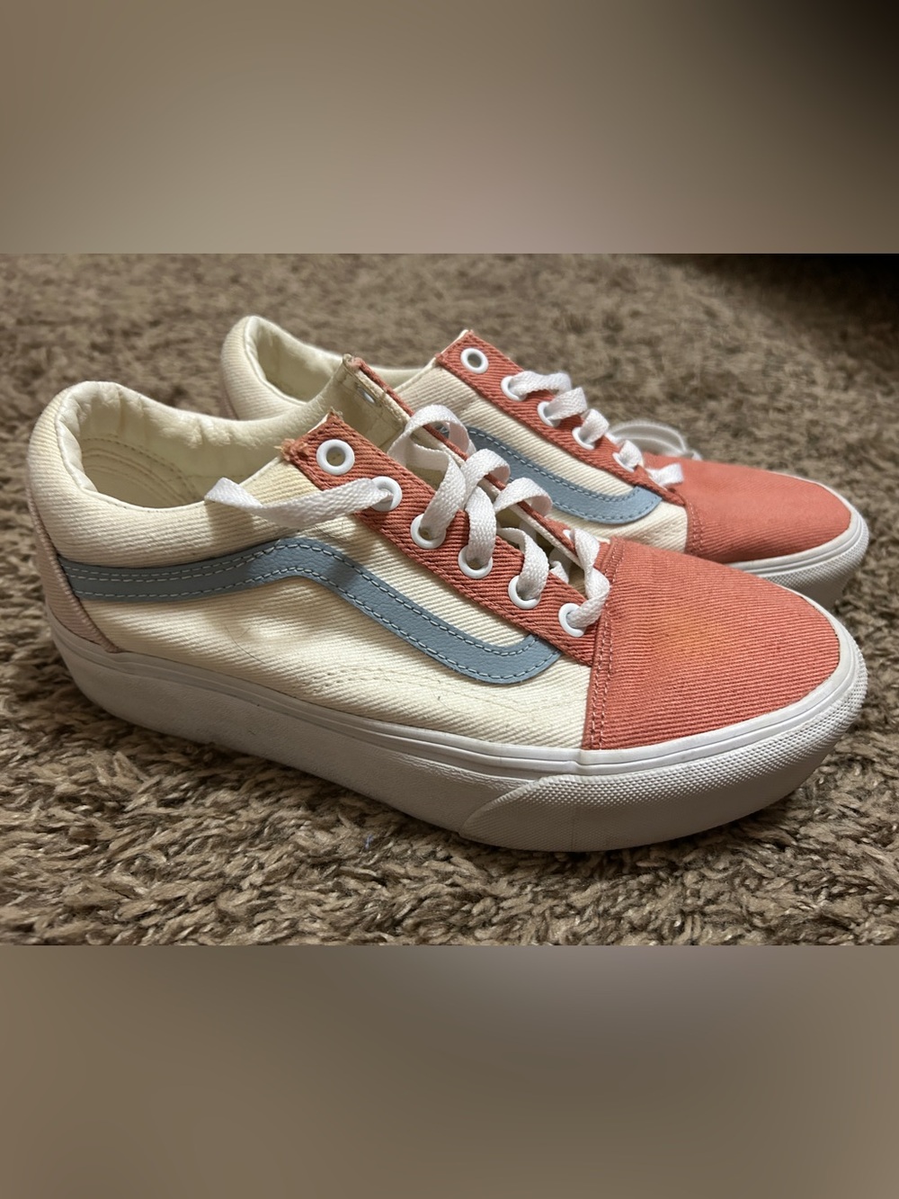 Vans Old Skool Sneakers in Pastel Coral, Cream & Light Blue Size 7.5 (W)/6 (Men)